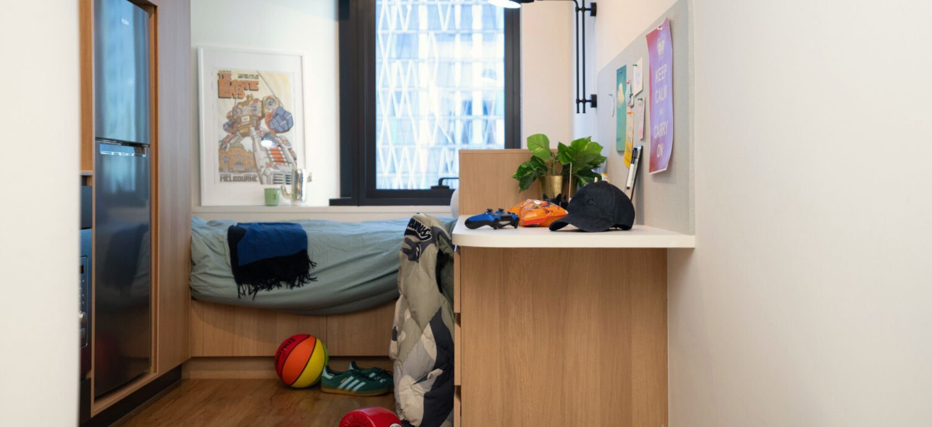 Scape Uni Square Studio