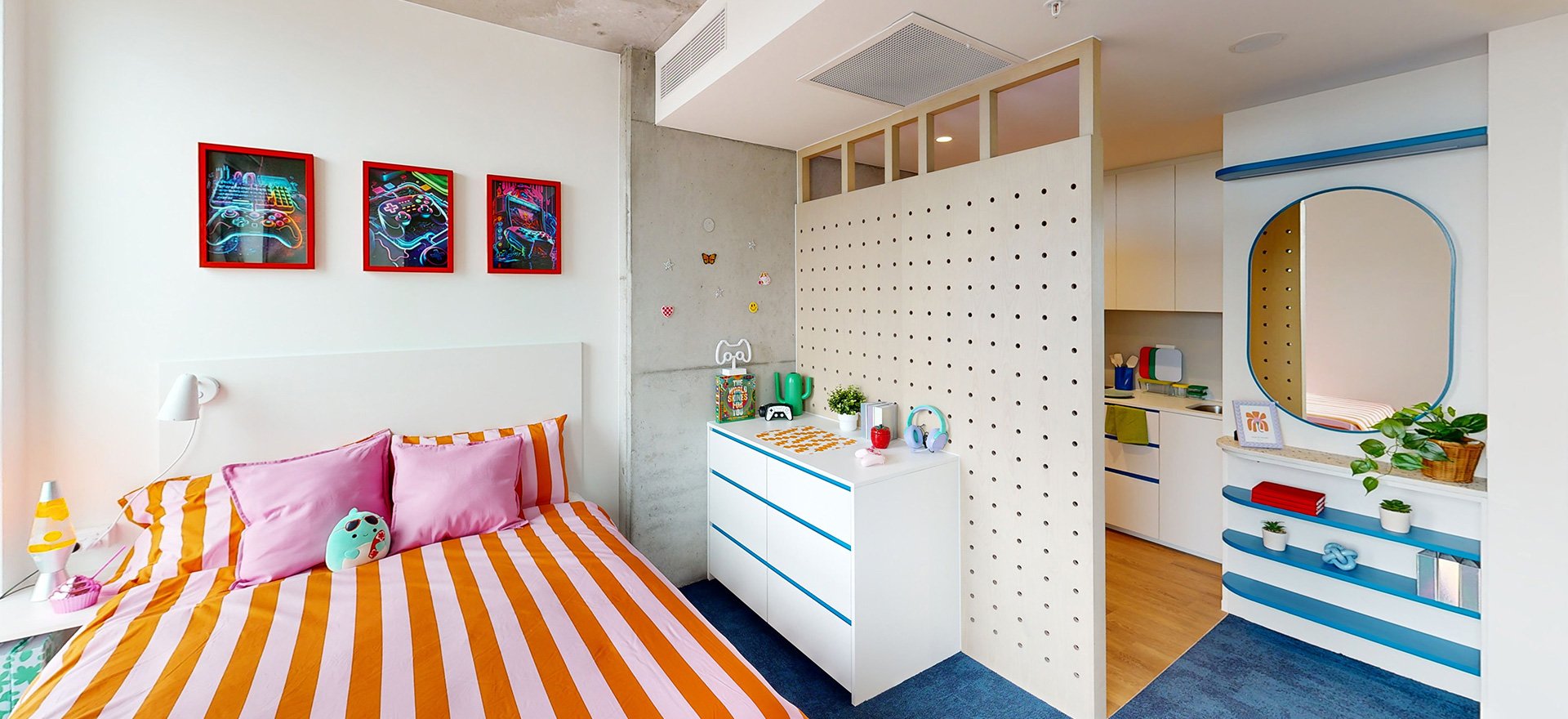 Scape Kensington Signature Studio Plus.