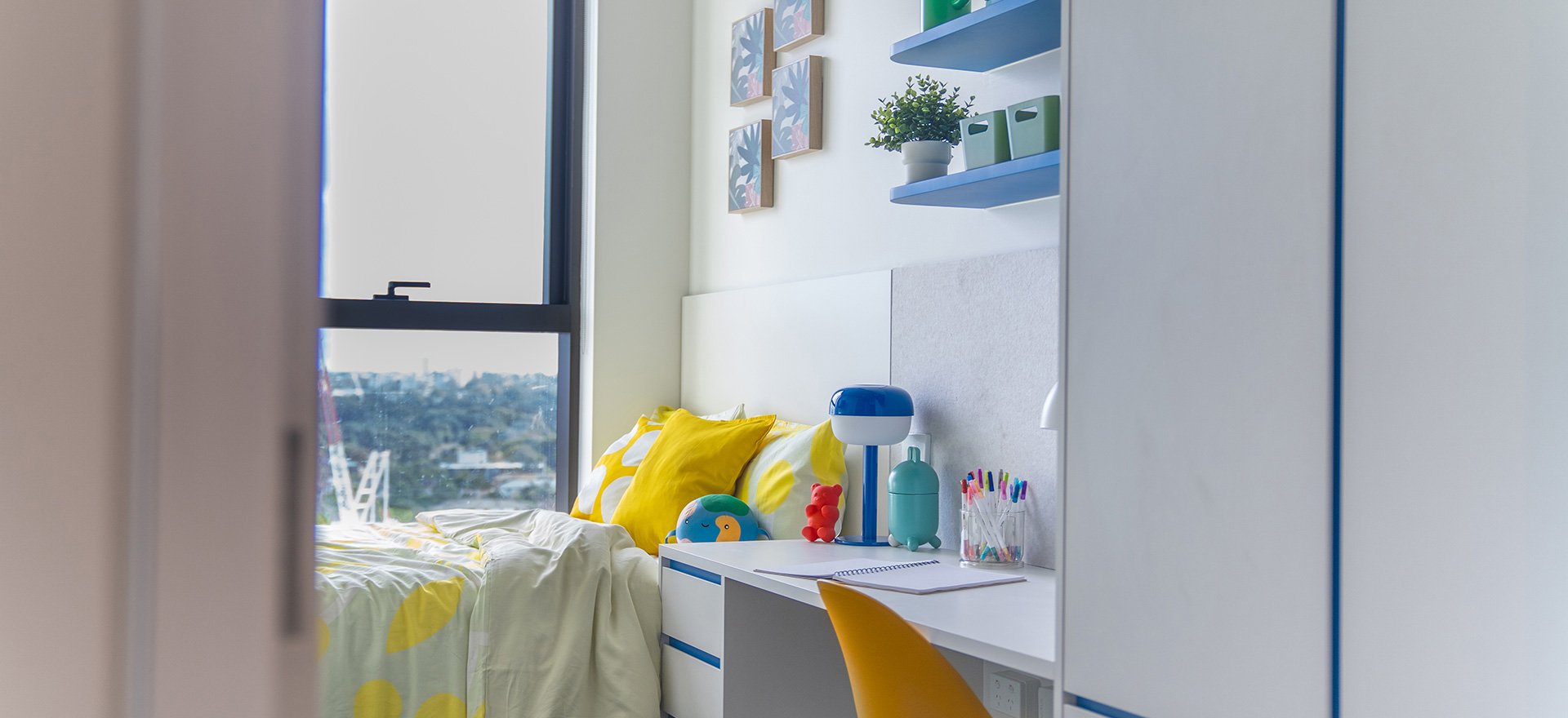 Scape Kensington 2 Bed Apartment bedroom.